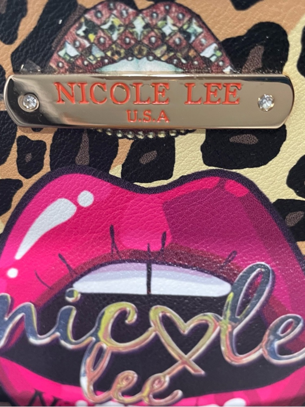 Nicole Lee Leopard Lip Pop-Art Crossbody Bag in Red, Brown, Pink - Picture 6 of 8